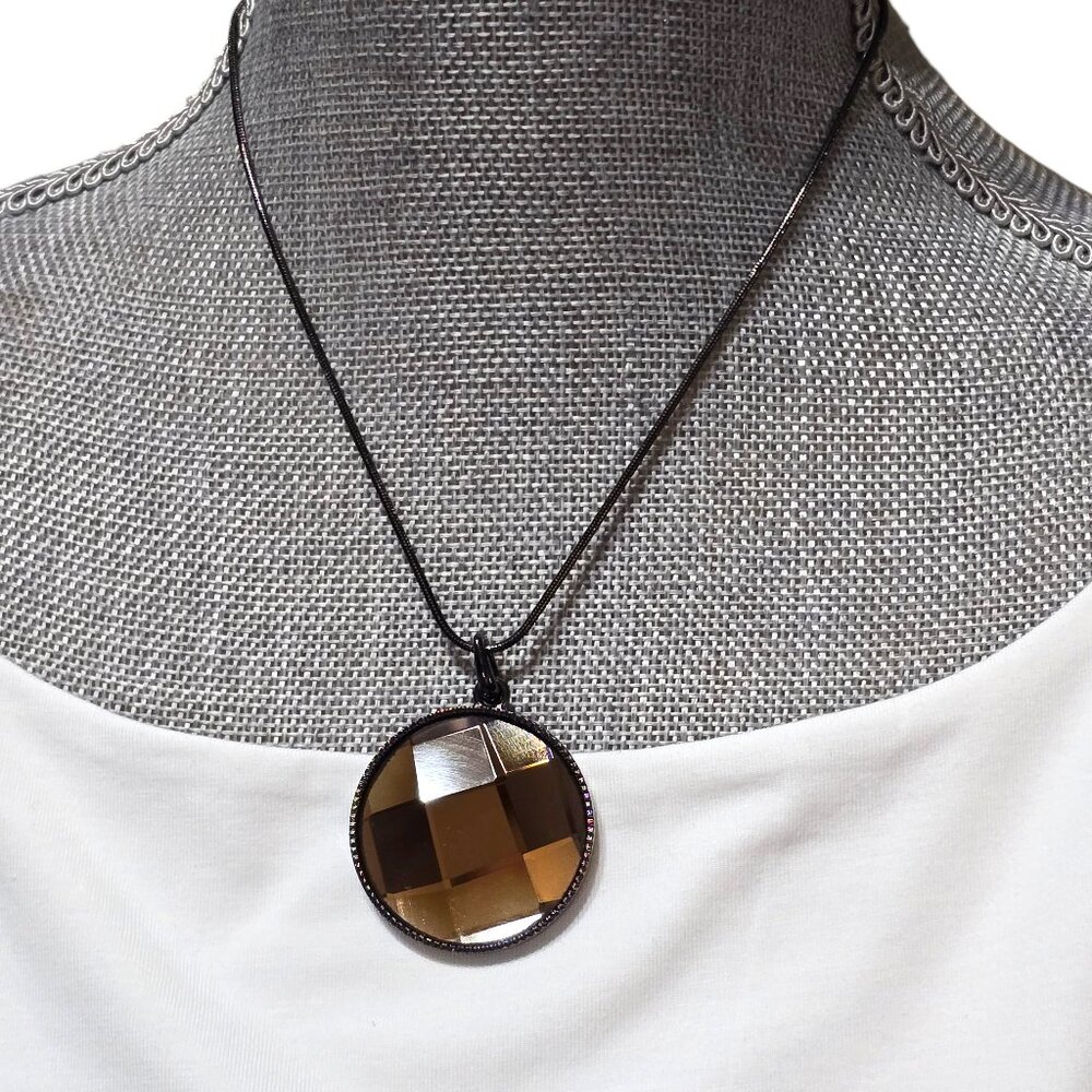 Women's Trendy Gunmetal Plated Brown Pendant Necklace NWOT